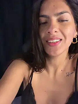 chicachocolate01's Live XXX Chat