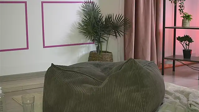 Cherrysweett Adlı Modelin Canlı XXX Sohbeti