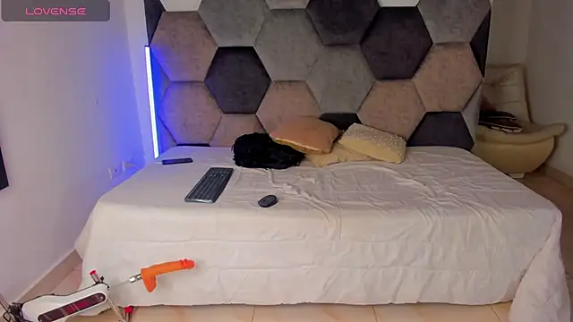 Latrellx7's Webcam Show