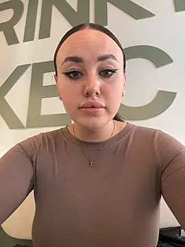 KiraSunshineのライブXXXチャット