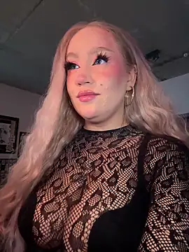 Show modela GlamorousBlond na web-kameri