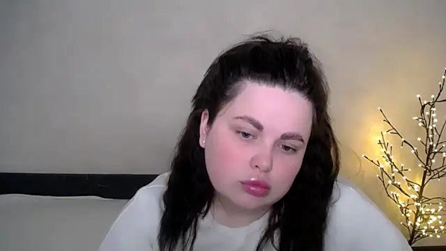 Emily_Mo: онлайн-секс-чат