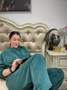 HotXMom_: онлайн-секс-чат