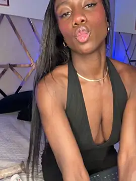 Zoe_Ravennn Webbikameraesitys