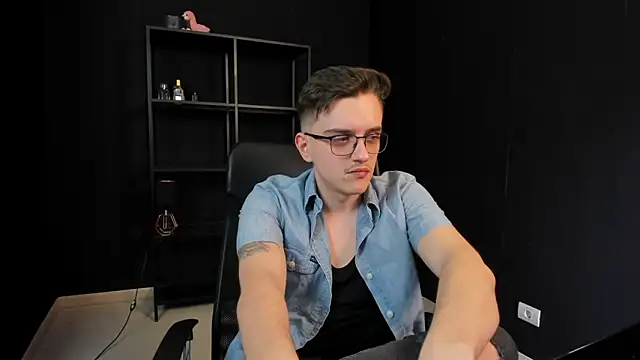 FelixStarkk 网络视讯表演