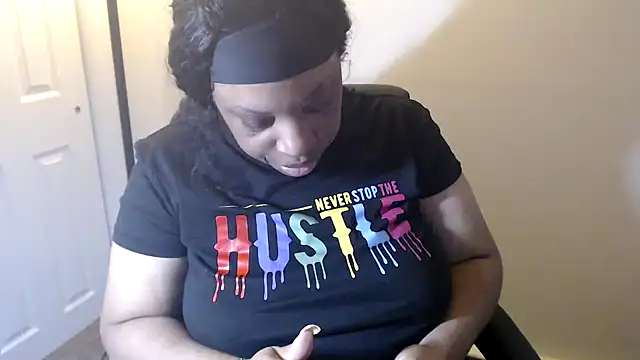 Sexymona1218 即時 XXX 聊天