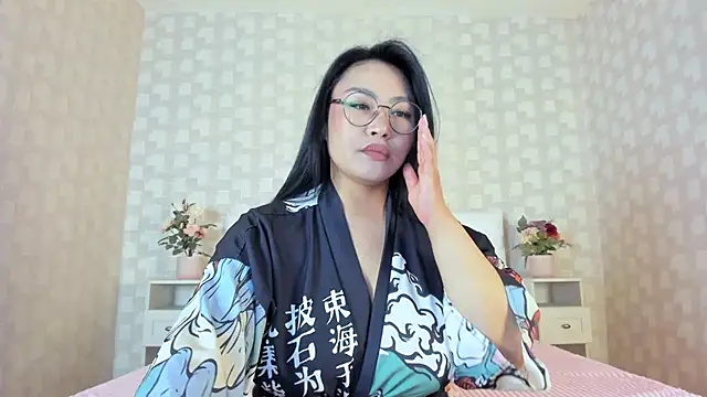 NatsumiHun's Live XXX Chat