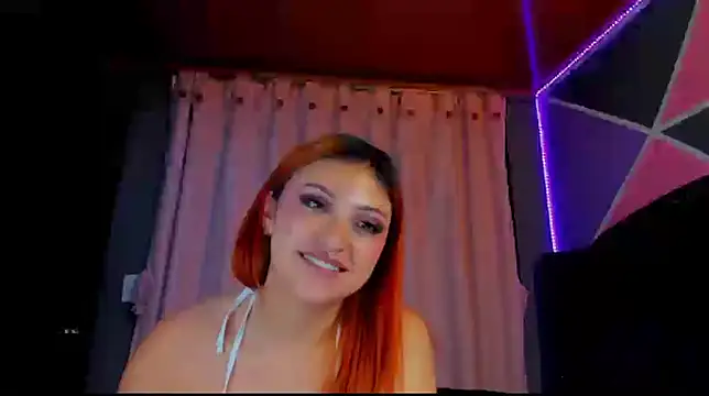 دردشة Emmily_Walker الجنسية المباشرة