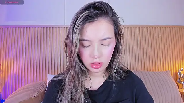 MiaBrokss_'s Live XXX Chat