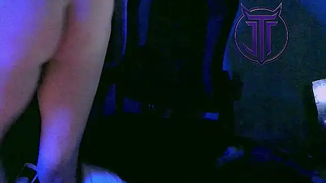 Pokazy przed kamerką – JockNThirsty