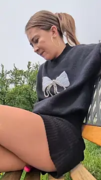 Risky_girl23_ live XXX chat