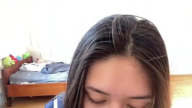 Chat +18 de YourMiIa ao vivo