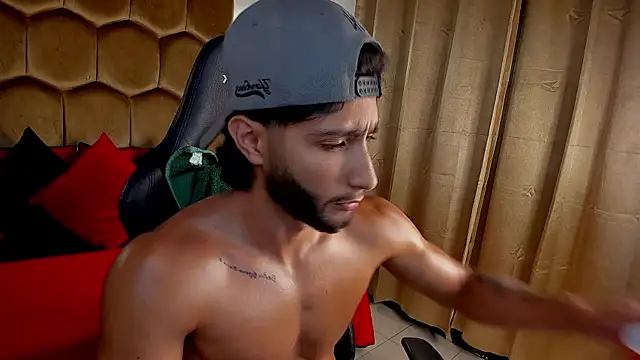 Chat XXX en directo de Emmet_CollinsJS