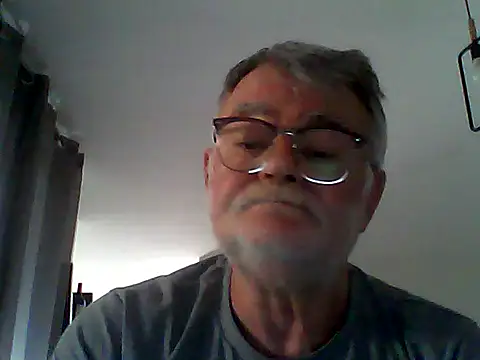 XXX chat uživo modela oura