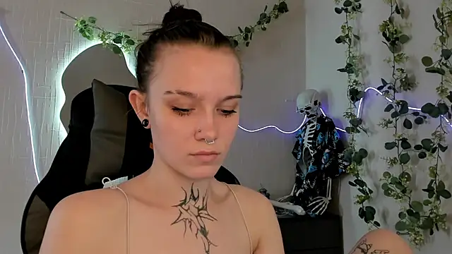 ElastikisssのライブXXXチャット