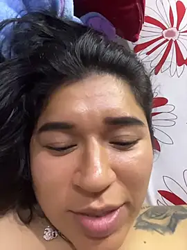 Minico25 লাইভ XXX চ্যাট