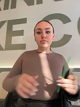 KiraSunshineのライブXXXチャット