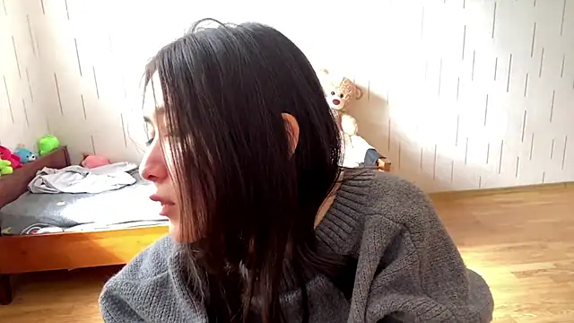 YourMiIa: онлайн-секс-чат