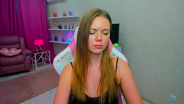 Strawberrye: απευθείας συνομιλία ΧΧΧ