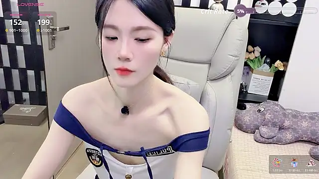 Yueyue-MM 网络视讯表演