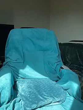 milou_xtx élő XXX-chatje