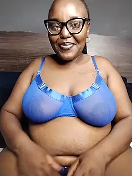 XXX chat uživo modela CHERRYYUMMY