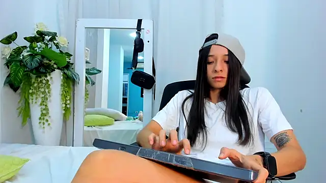 Chat +18 de ViictoriiaSaenz ao vivo