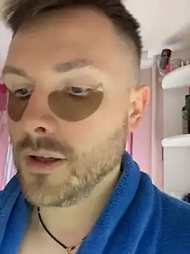 Show modela MartinBrandon na web-kameri