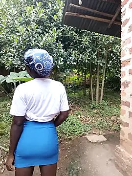 holygrail001: διαδικτυακό σόου στην κάμερα