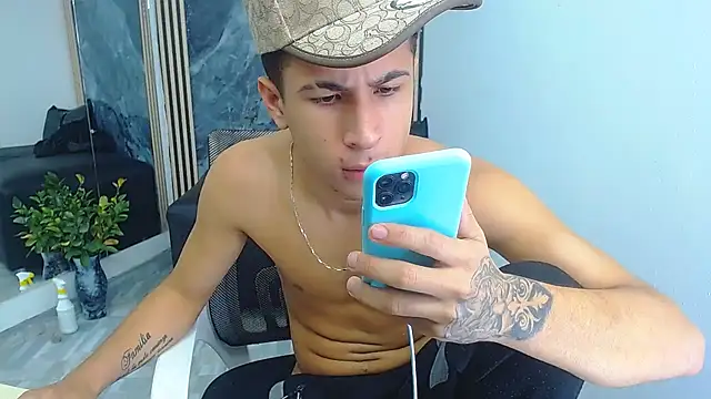 Hollmanhot Live XXX-Chat