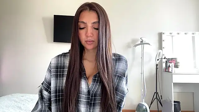 Chat XXX en directo de AlvinaMair