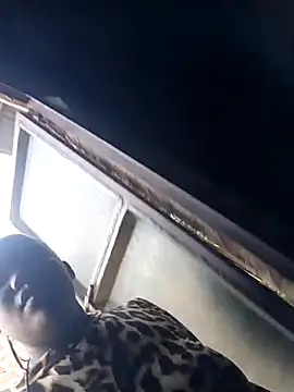 holygrail001のライブXXXチャット