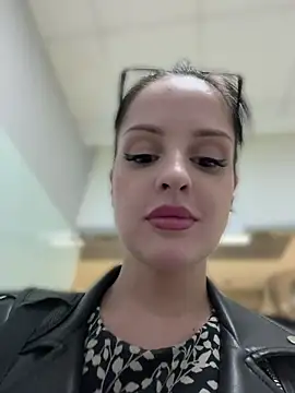 Evayra 라이브 XXX 채팅