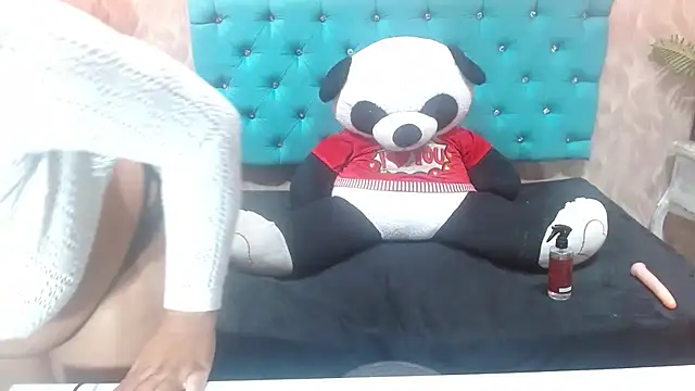 KeniaLovex élő XXX-chatje