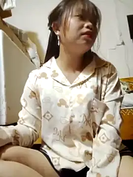 -Dolly-02 Pertunjukan Webcam