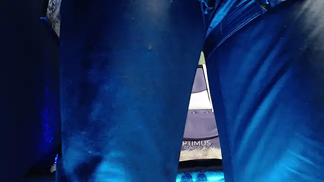 Dicaprioo_ Show Webcam