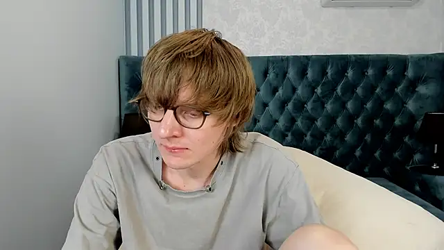 TaylerBev: διαδικτυακό σόου στην κάμερα