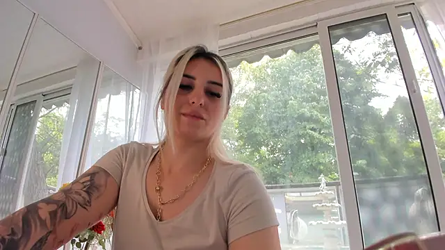 Ella_Vee: онлайн-секс-чат