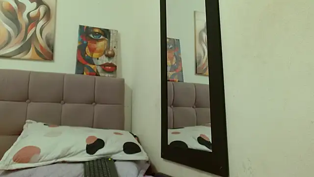 Chatroom XXX en direct de Hellen_starx