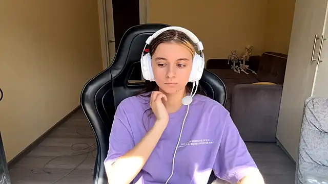 LueIvins: вебкам-шоу