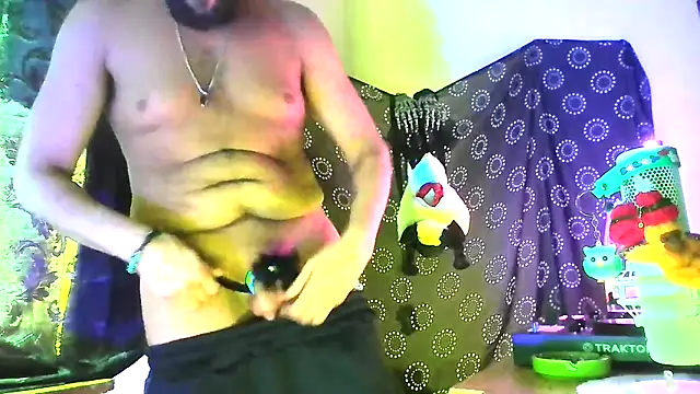 Guyst049 Webcam Show