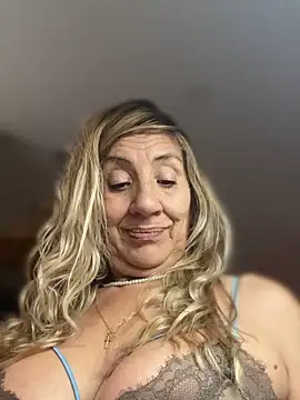 Pokazy przed kamerką – camelia3