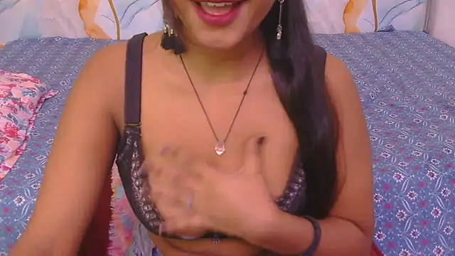 bold-smirthii Adlı Modelin Canlı XXX Sohbeti