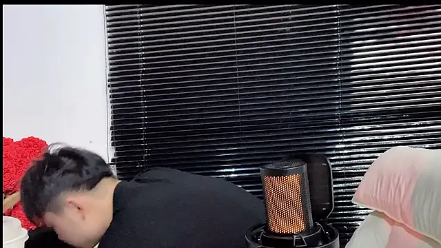 GUCCI-BOY1314 网络视讯表演