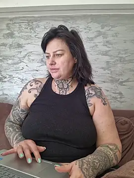 _VelvetAura_ Adlı Modelin Canlı XXX Sohbeti