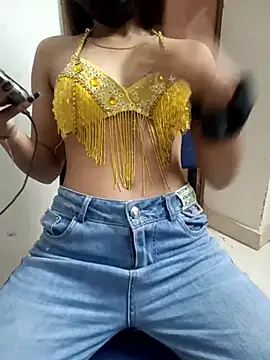 Sexy_aakansha Adlı Modelin Canlı XXX Sohbeti