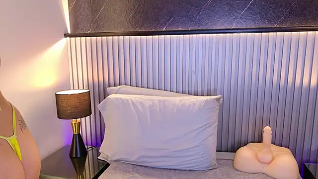 Chat +18 de annie_hawk ao vivo