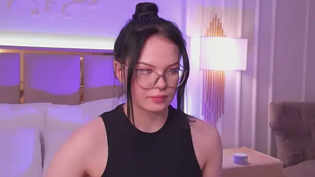 CindyMil: απευθείας συνομιλία ΧΧΧ