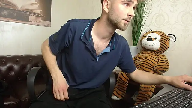 KyloEast's Webcam Show