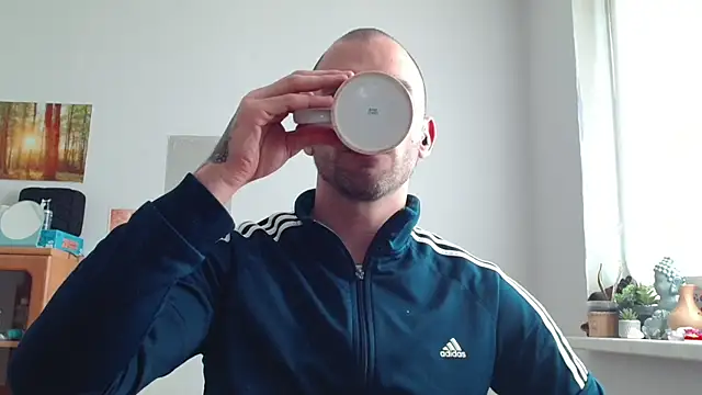 OskarBreno élő XXX-chatje